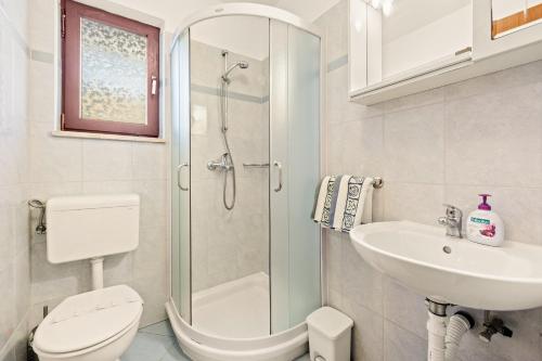 Apartment image 5