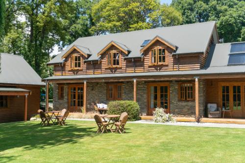 瓦納卡宅基地旅館&別墅 (Wanaka Homestead Lodge & Cottages) in 瓦納卡
