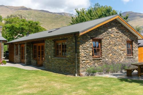 Two-Bedroom Cottage image 2