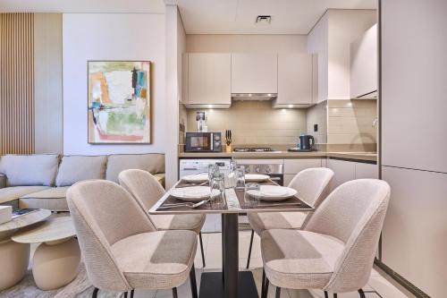 STAY BY LATINEM Luxury 1BR Holiday Home CVR A901 near Downtown, Dubai (Foto 7)
