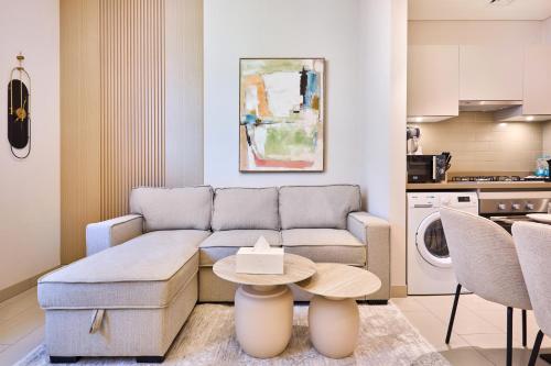 STAY BY LATINEM Luxury 1BR Holiday Home CVR A901 near Downtown, Dubai (Foto 9)