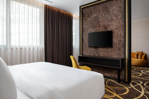 . Card Hotel