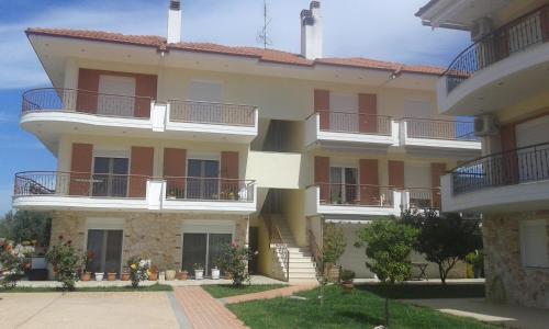  Theano Apartments, Pension in Nea Plagia