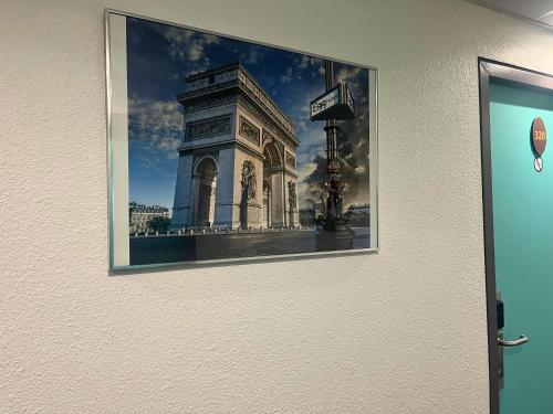 Egg Hotel Sarcelles in Сарсель