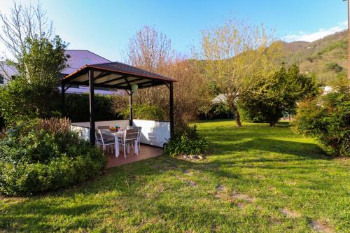 Dārzs, 45m² 1 guļamistaba, 1 privāta vannas istaba Dzīvoklis Coreglia Ligure
 (La Riva) in Coreglia Ligure