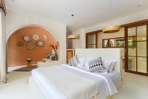 Suite with Pool View image 3