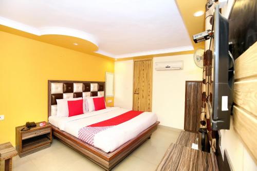 room detail thumbnail 1