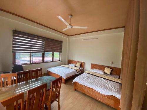 닌빈 Nhà Nghỉ Tùng Nhiên (Nha Nghi Tung Nhien) 2성급 게스트하우스 수영장