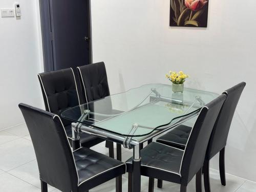 Podium 3 bedroom 7 pax AEON shopping mall