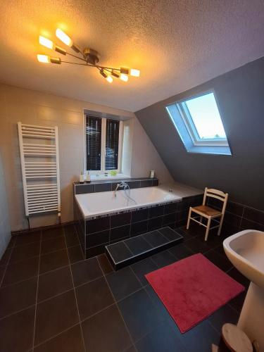 ห้องน้ำ, Maison d'hotes au coeur du village in นีเดอร์บรอนน์-เล-แบ็ง