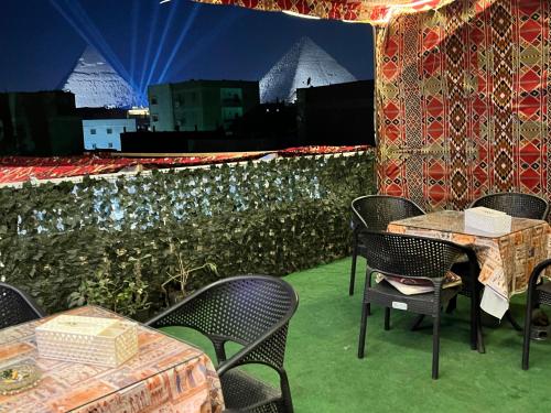 2 Jana Pyramids view inn 4