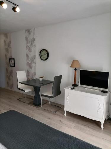Studio image 9