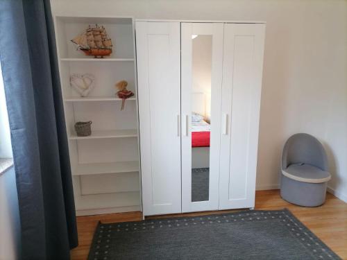 One-Bedroom Apartment image 7