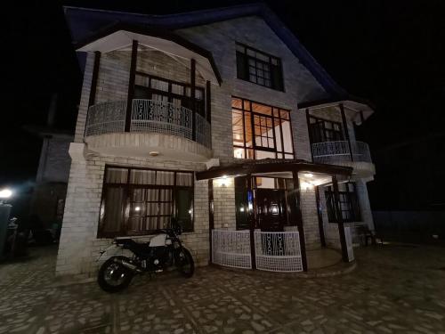 Cozy cottage in Haripur Manali by Serene Homes in Haripur