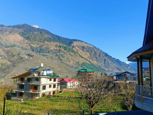Cozy cottage in Haripur Manali by Serene Homes in Haripur