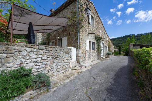 La Villa du bonheur in Puy Saint Martin