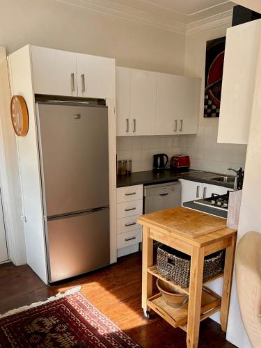 Harbour view art deco retreat in Neutral Bay