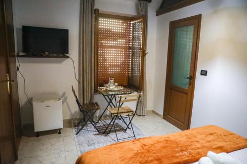 Double Room image 5