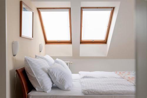 Two-Bedroom Apartment with Terrace image 10