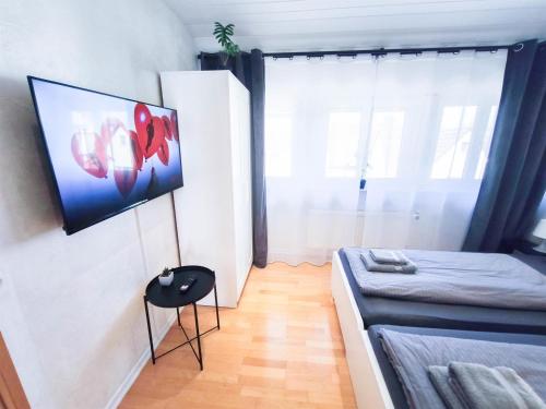 ALFA Stuttgart 3Zi-Maisonette 6 Personen Zuffenhausen nahe Porsche & Bosch l WIFI & SmartTV I 3BR 4 Beds I Kitchen I Bathroom & WC, Штутгарт (фото 4)