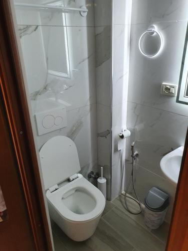 Deluxe Double Room image 7
