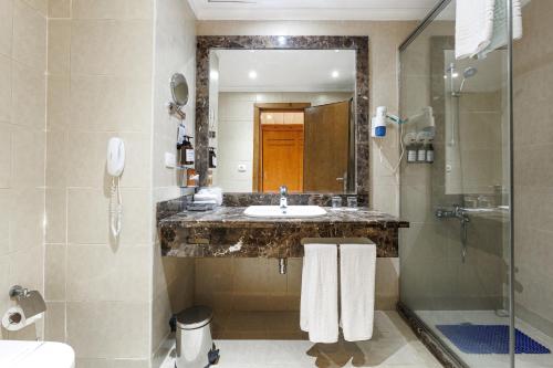 room detail thumbnail 2