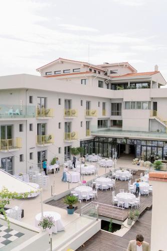 Nayino Resort Hotel in Mamaia-Sat