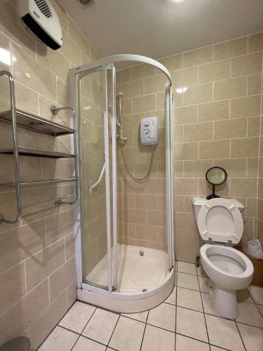 Superb Triple Room near Airport - 1 Superb Triple Room near Airport - 1