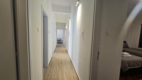 Apartment image 5