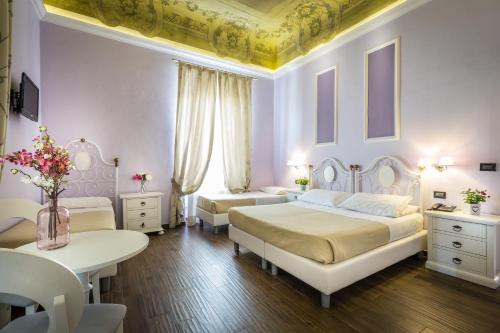 1 queen bed, 2 twin beds