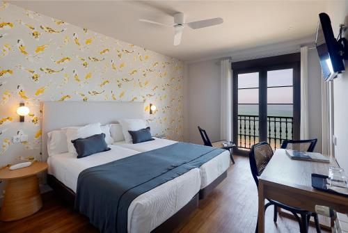 Deluxe Double or Twin Room with Sea View