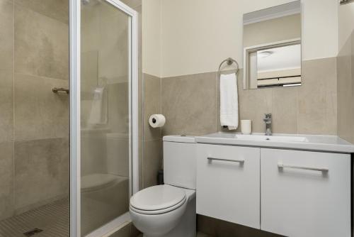 The Terraces Luxury Apartments - image 2