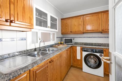 2 bedrooms, 4 beds