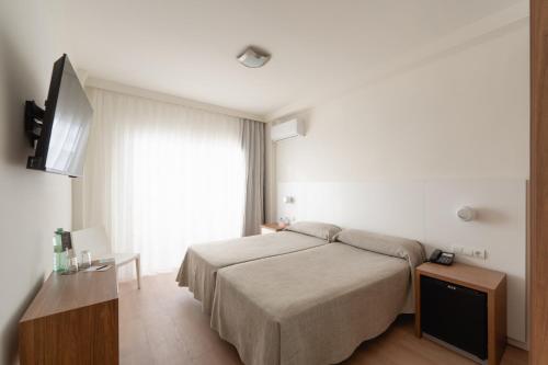 Double or Twin Room with Terrace image 2
