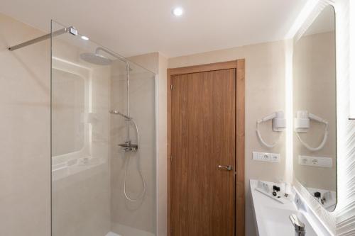 Double or Twin Room with Terrace image 1
