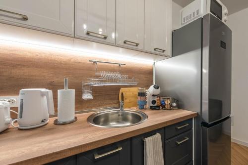 Cozy Apartment with FREE Parking