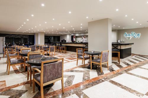 مطعم, Sunrise Alora Aqua Park Resort in الأحياء