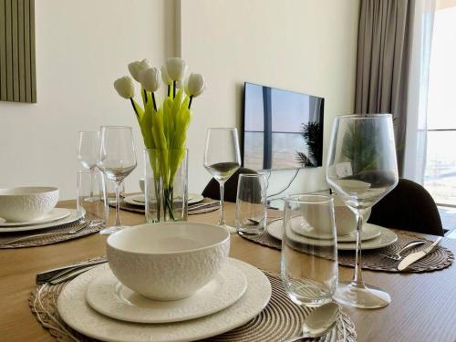 Jvc 1br Apartment Modern Comfort, Pool, Parking, Dubai (Foto 8)