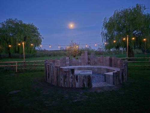 花園, Aldwark Bridge Glamping - Aurora Tent in 艾爾德沃克