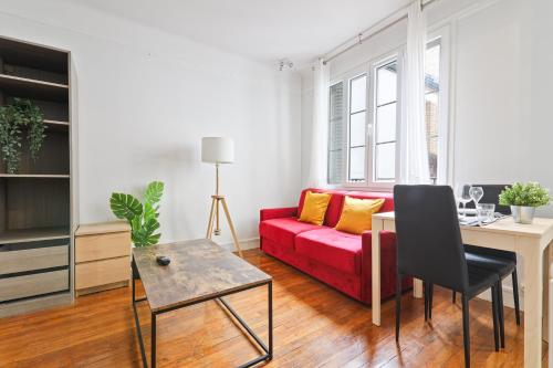 Heart of Paris Studio-2P Invalides Free Netflix - image 5