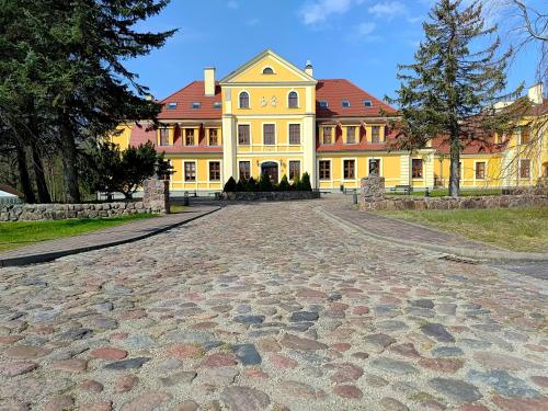 . Pałac w Rymaniu
