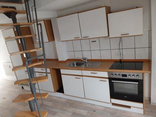Kitchen, 2 Zimmer Monteur- und Ferienwohnung mit kleinen Wintergarten in Riedstadt