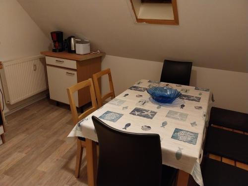 Facilities, 2 Zimmer Monteur- und Ferienwohnung mit kleinen Wintergarten in Riedstadt