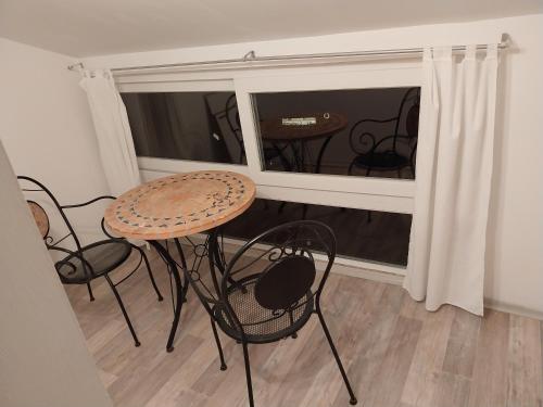 Balcony/terrace, 2 Zimmer Monteur- und Ferienwohnung mit kleinen Wintergarten in Riedstadt