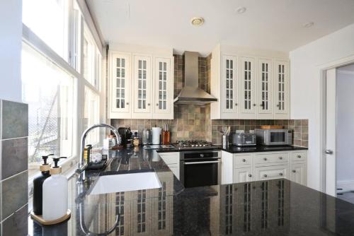 Large 3 bedrm apartment in heart of Theatre Land, Londres (foto 11)