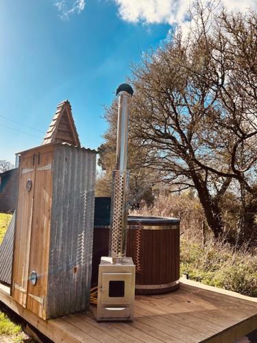 Aframe Tiny Home SILVA with private hot tub in Cowes South and Northwood