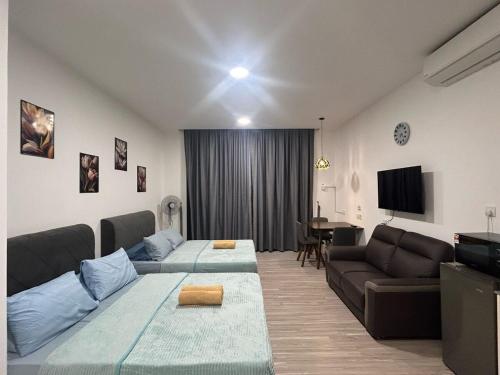 Podium Studio - 4 pax AEON Mall, Kuching