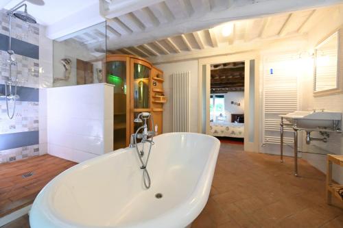 Villa Lucchesi 2