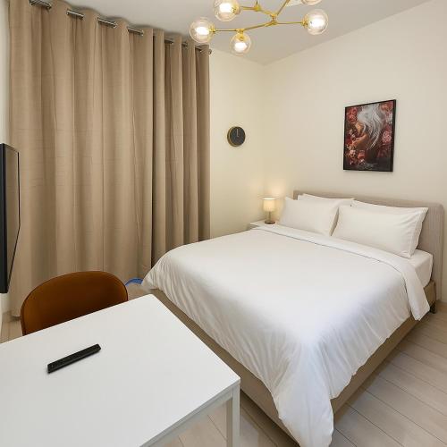 Cozy Rental Studio in Azizi Riviera Dubai in Nad Al Sheba
