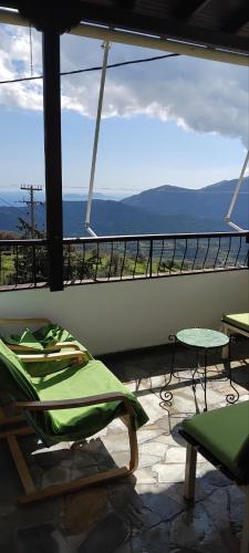EMPHASIS Traditional House with Jacuzzi & Bicycles in Kourites